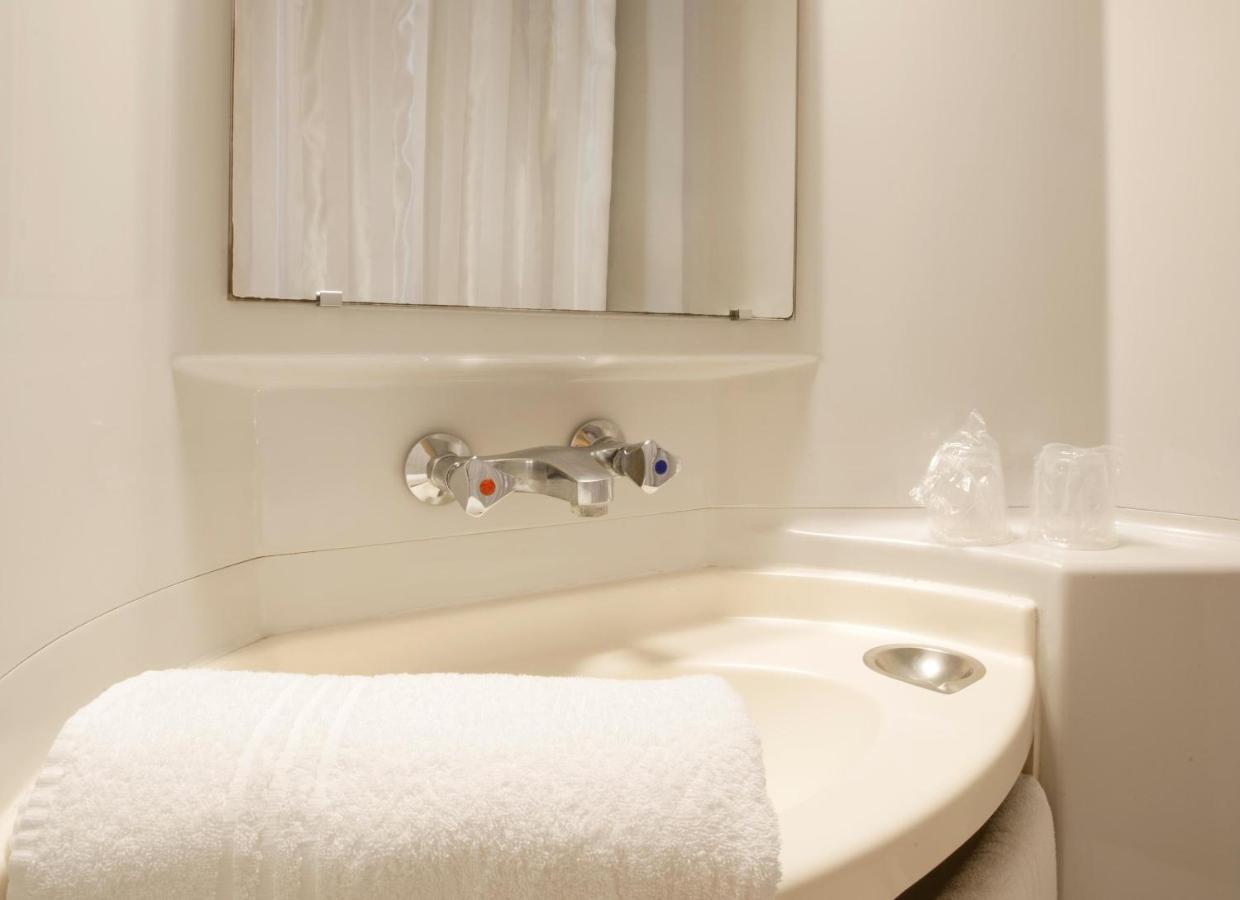 Hotel Première Classe 3*